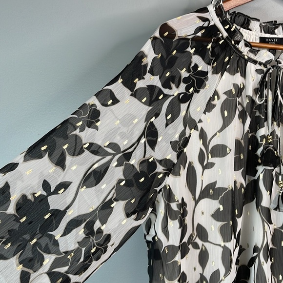 Haver. London NWOT Plisse Floral Top Ruffled Keyhole Tied Neck Long Sleeve 2X - Picture 6 of 13